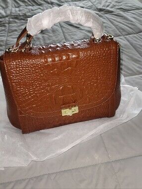 Genuine Leather Croc‑Embossed Top Handle Bag – NWT – Crossbody Strap Inc